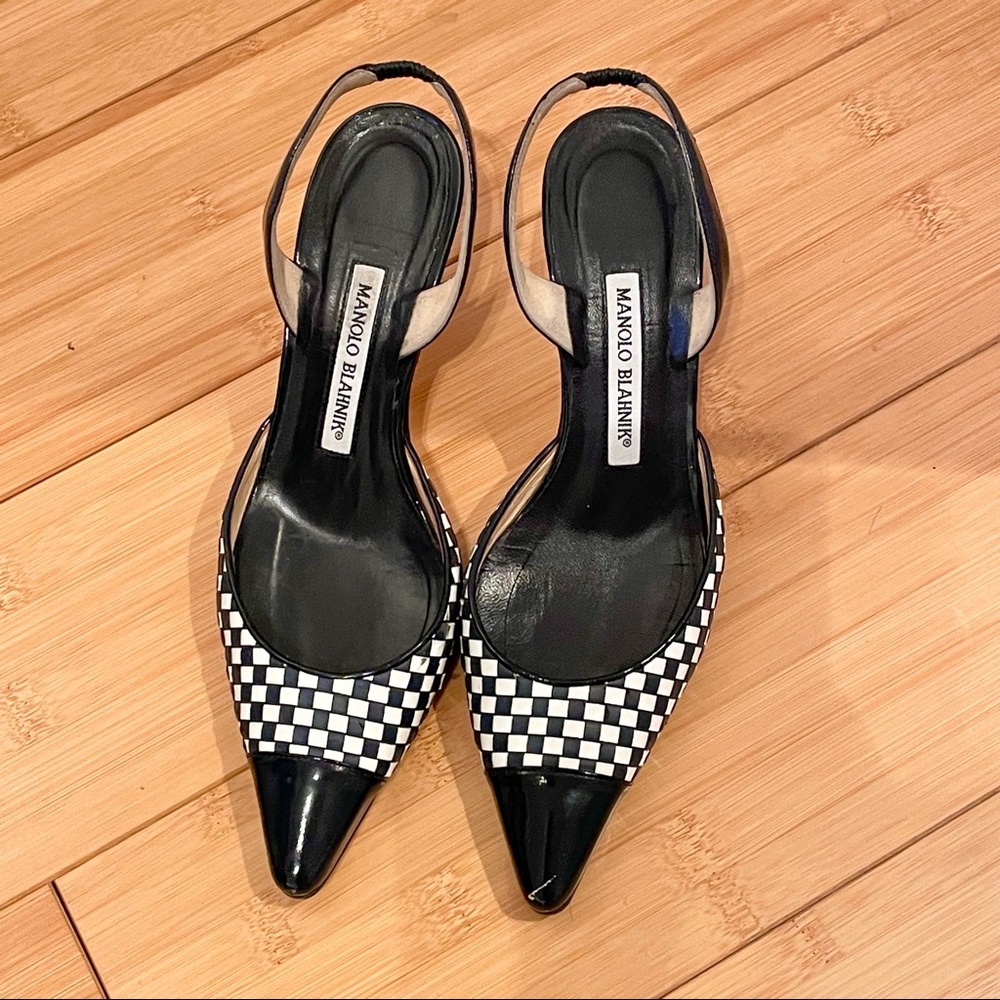 Manolo Blahnik Navy/White checkered patent leather slingback pumps